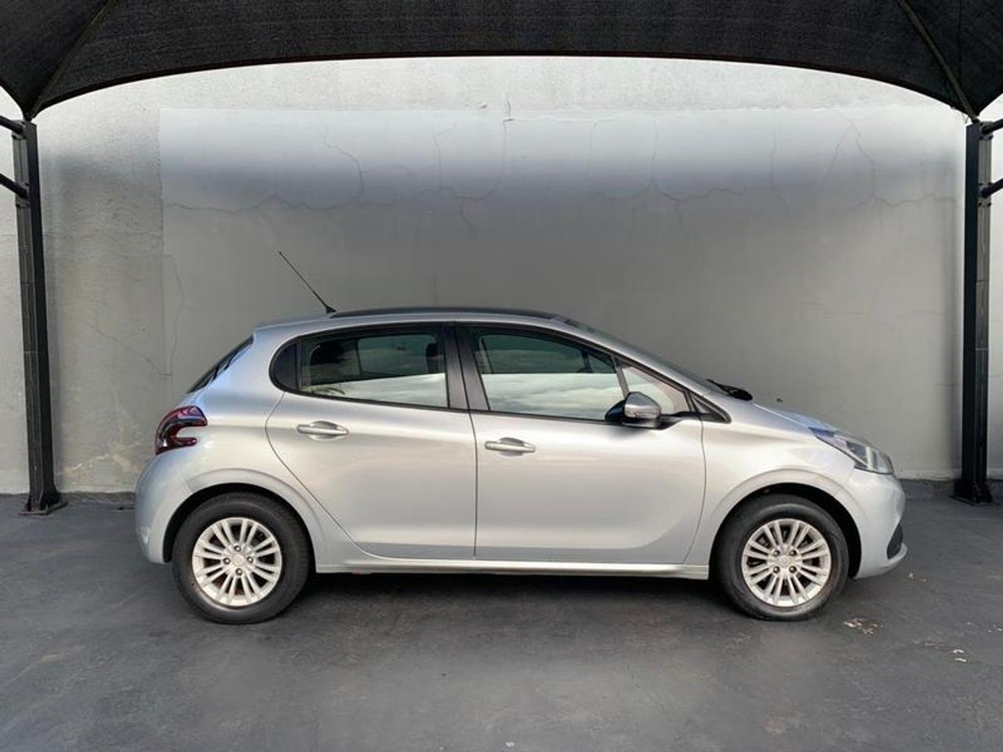 PEUGEOT 208 Allure 1.6 16v 2017 - miniatura 5