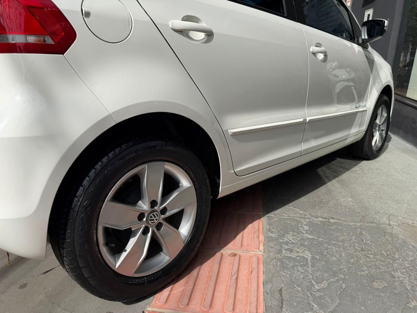 VOLKSWAGEN Fox Comfortline 1.6 4p. 2017 - miniatura 13