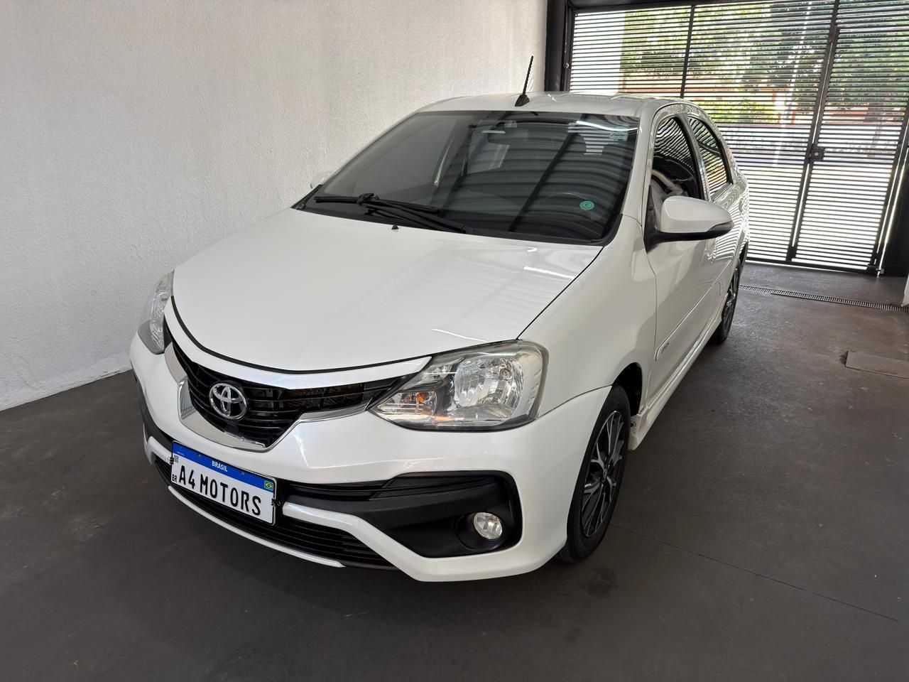 TOYOTA Etios Platinum 1.5 16v 2018