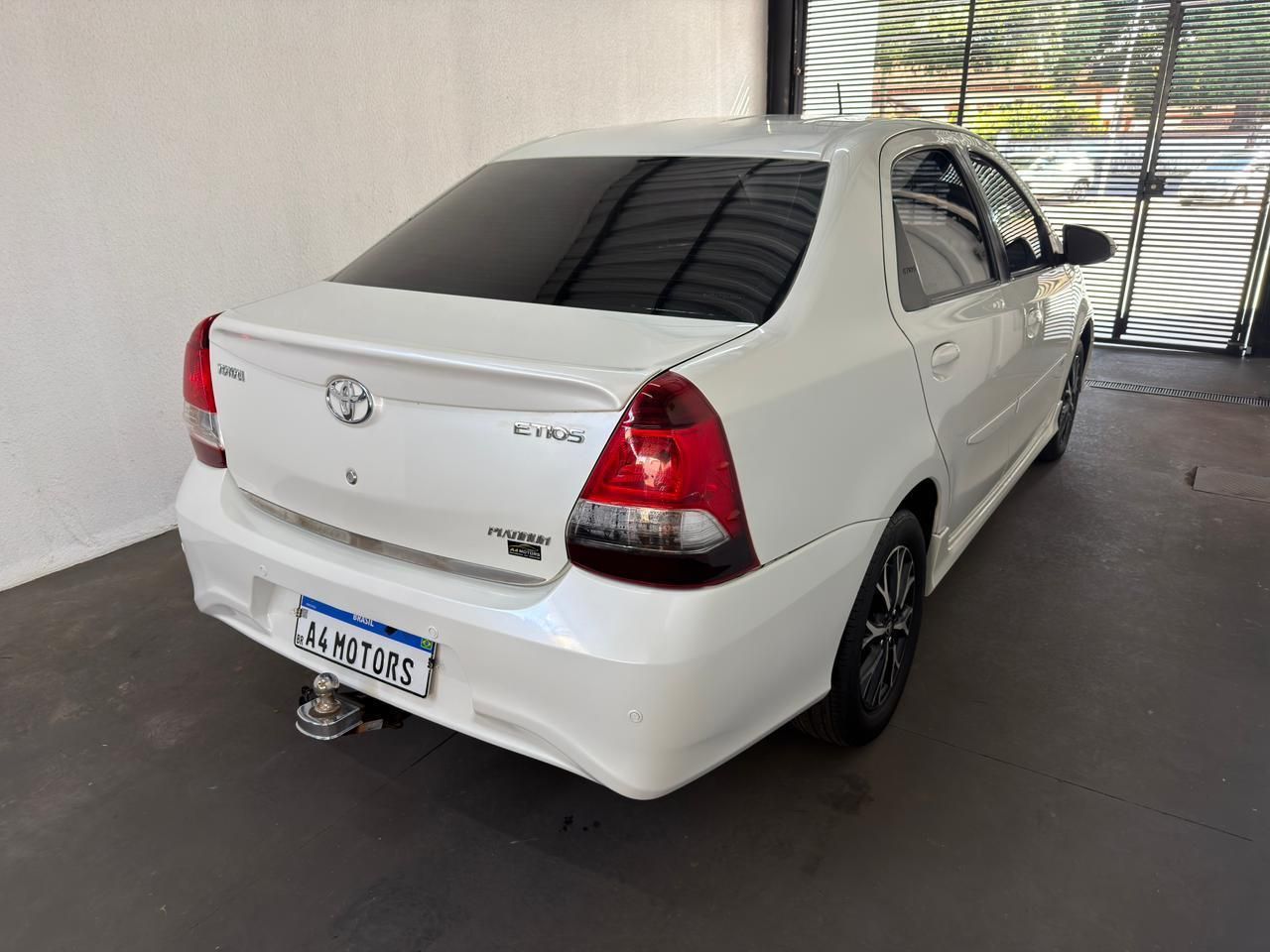 TOYOTA Etios Platinum 1.5 16v 2018 - miniatura 4