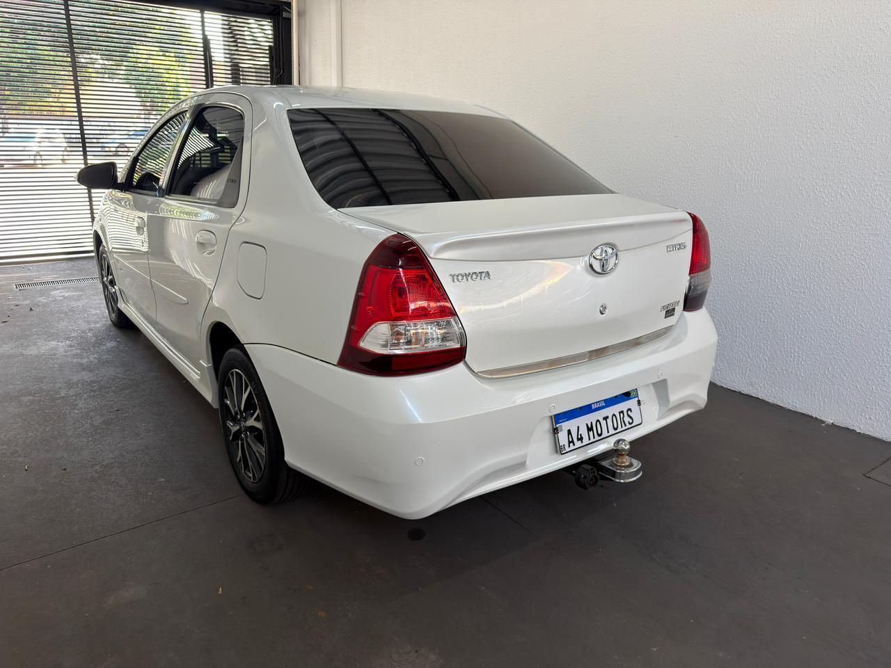 TOYOTA Etios Platinum 1.5 16v 2018 - miniatura 3