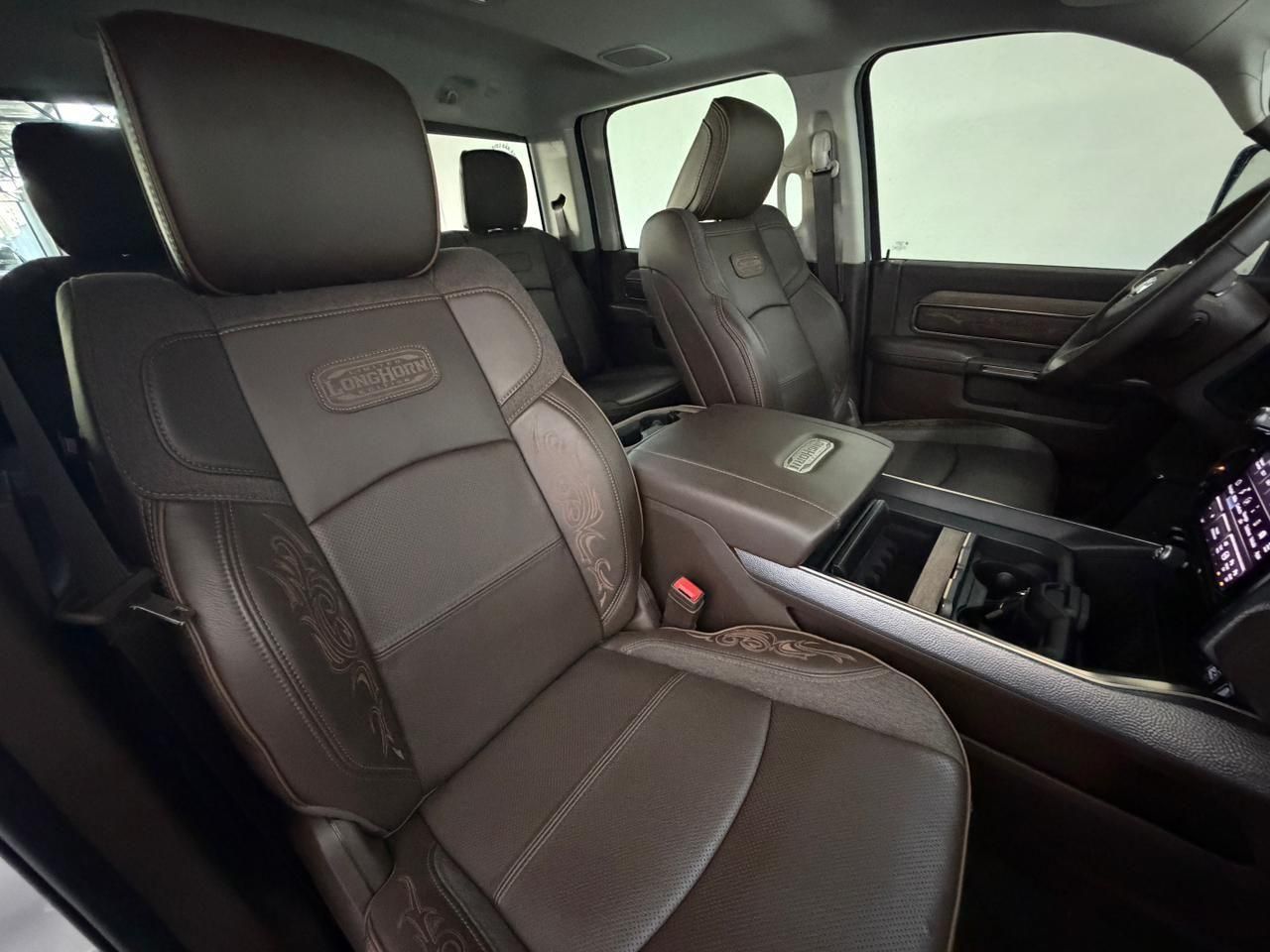 RAM 3500 Limited Edition Longhorn 6.7TDi 24v 4X4 C.D. 2025 - miniatura 4