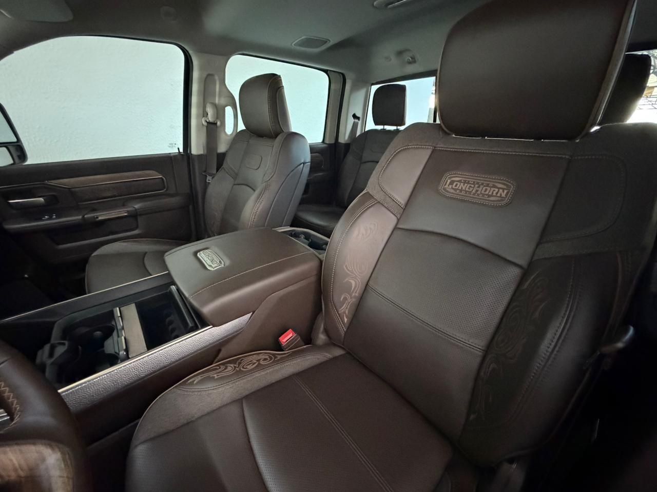 RAM 3500 Limited Edition Longhorn 6.7TDi 24v 4X4 C.D. 2025 - miniatura 6