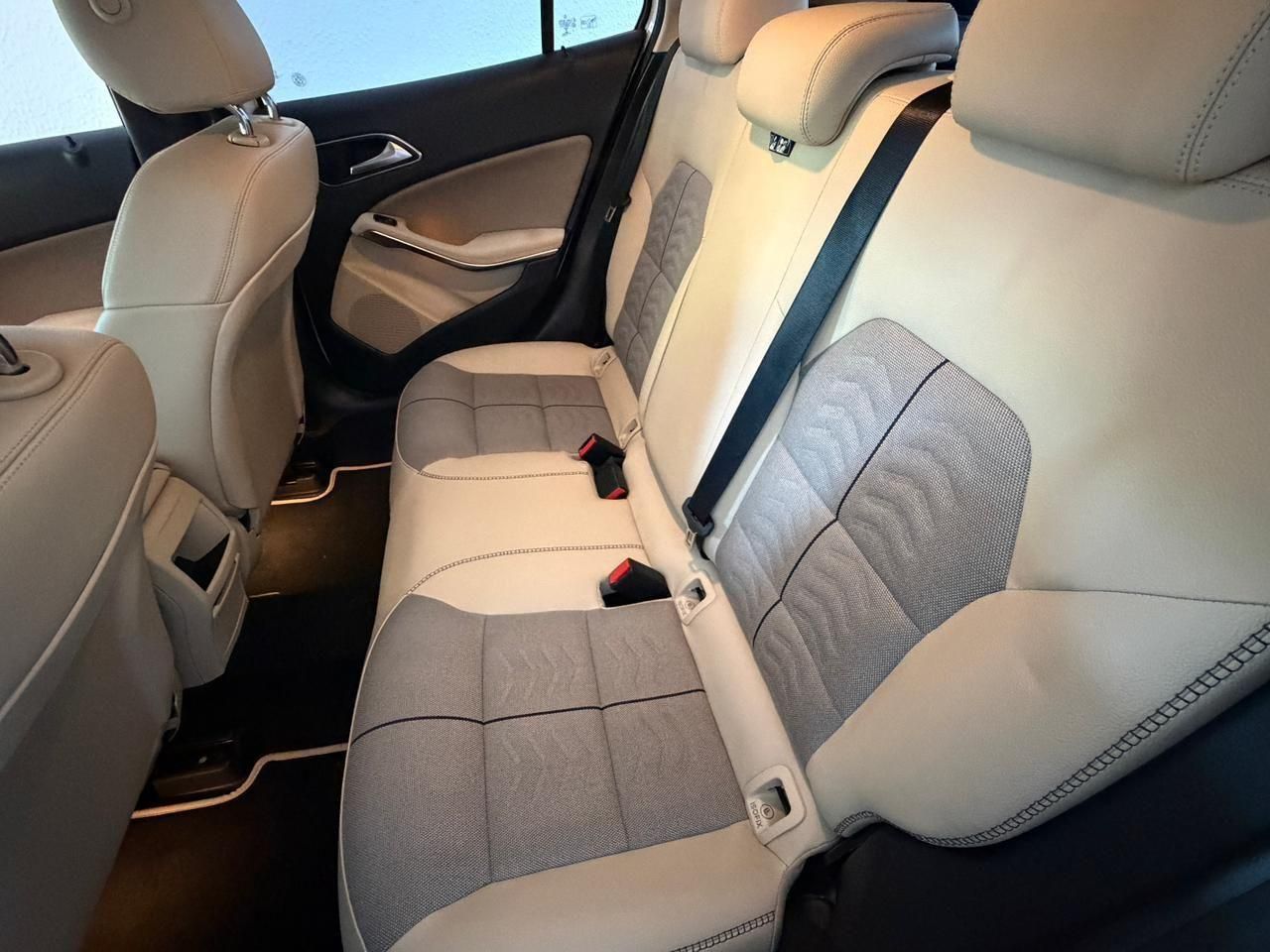 MERCEDES-BENZ GLA 200 Style 1.6T 16v 2018 - miniatura 10