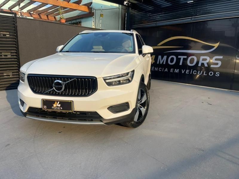 VOLVO XC40 T-5 Momentum 2.0T 16v AWD 2020