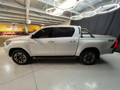 TOYOTA Hilux SRX D4-D 2.8TDi 16v 4X4 C.D. 2023 - miniatura 4