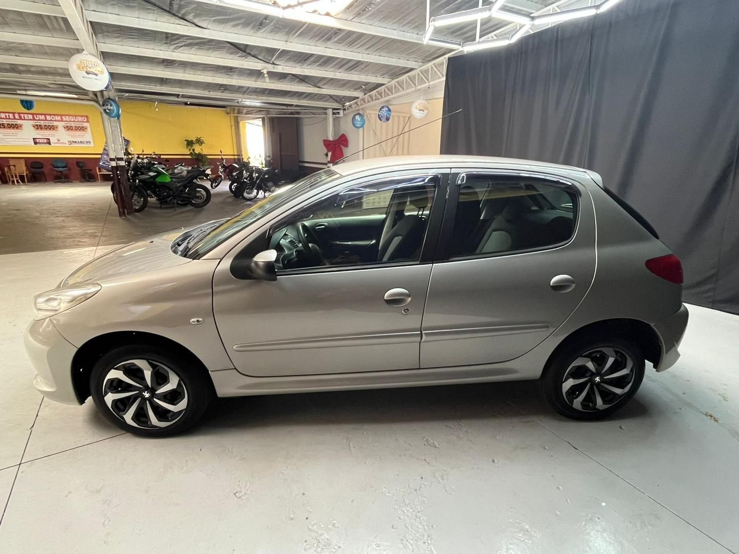 PEUGEOT 207 XR 1.4 4p. 2012 - miniatura 3