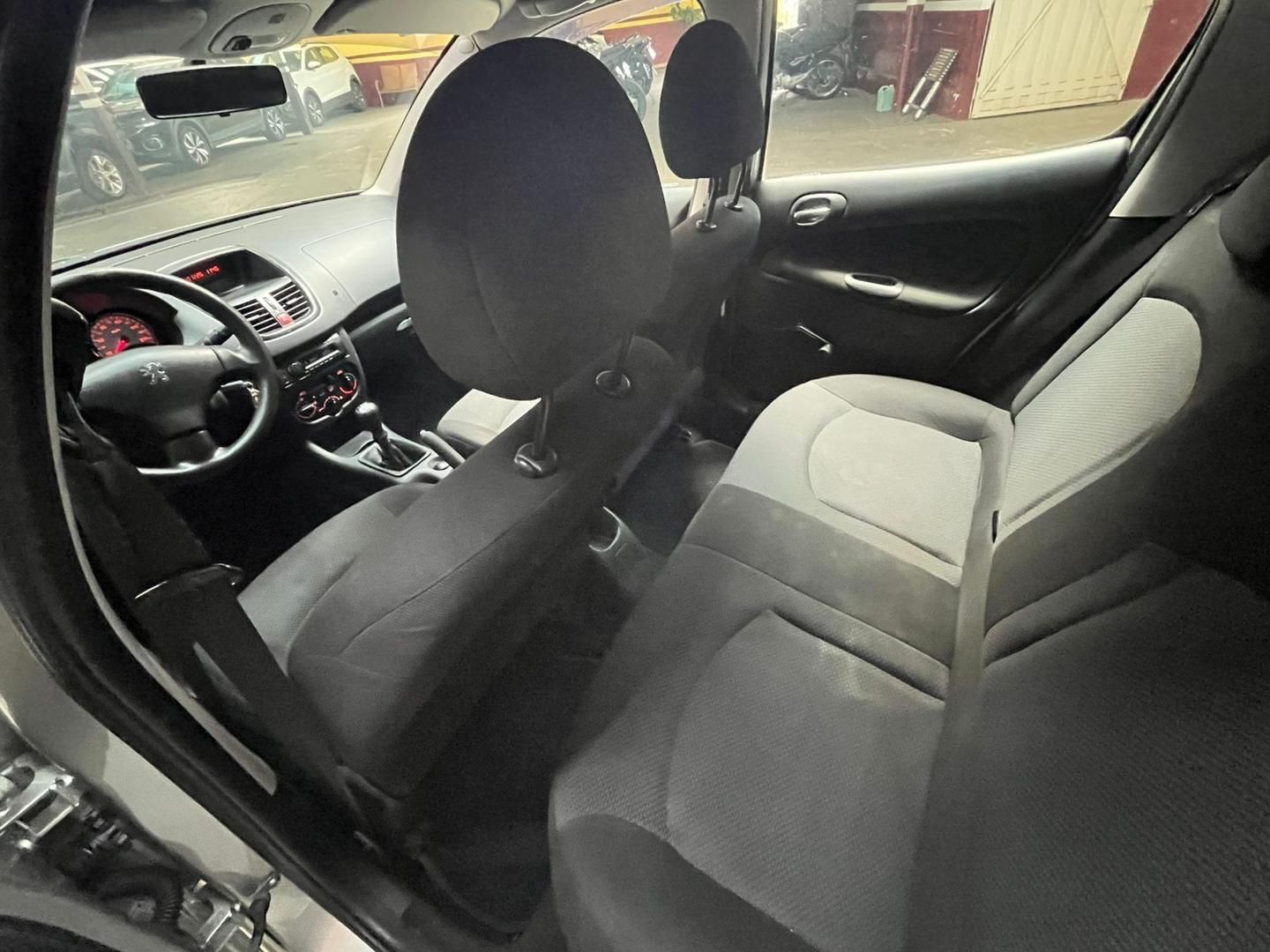 PEUGEOT 207 XR 1.4 4p. 2012 - miniatura 9