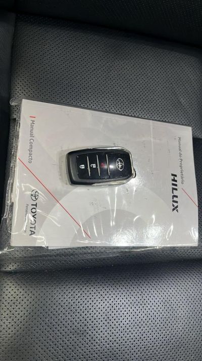 TOYOTA Hilux SRX D4-D 2.8TDi 16v 4X4 C.D. 2023 - miniatura 10
