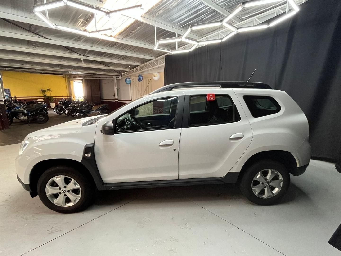 RENAULT Duster Intense 1.6 16v 2023 - miniatura 4