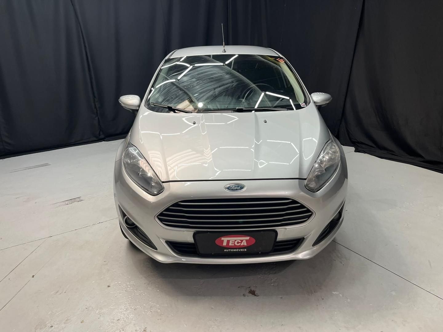 FORD Fiesta Hatch SE 1.6 16v 2016 - miniatura 3