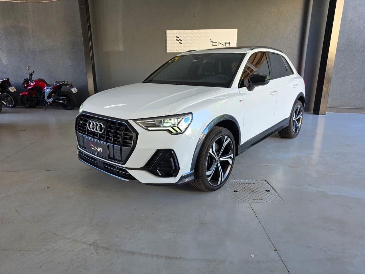 AUDI Q3 Performance Black 2.0 TFSi 16v Quattro 2024