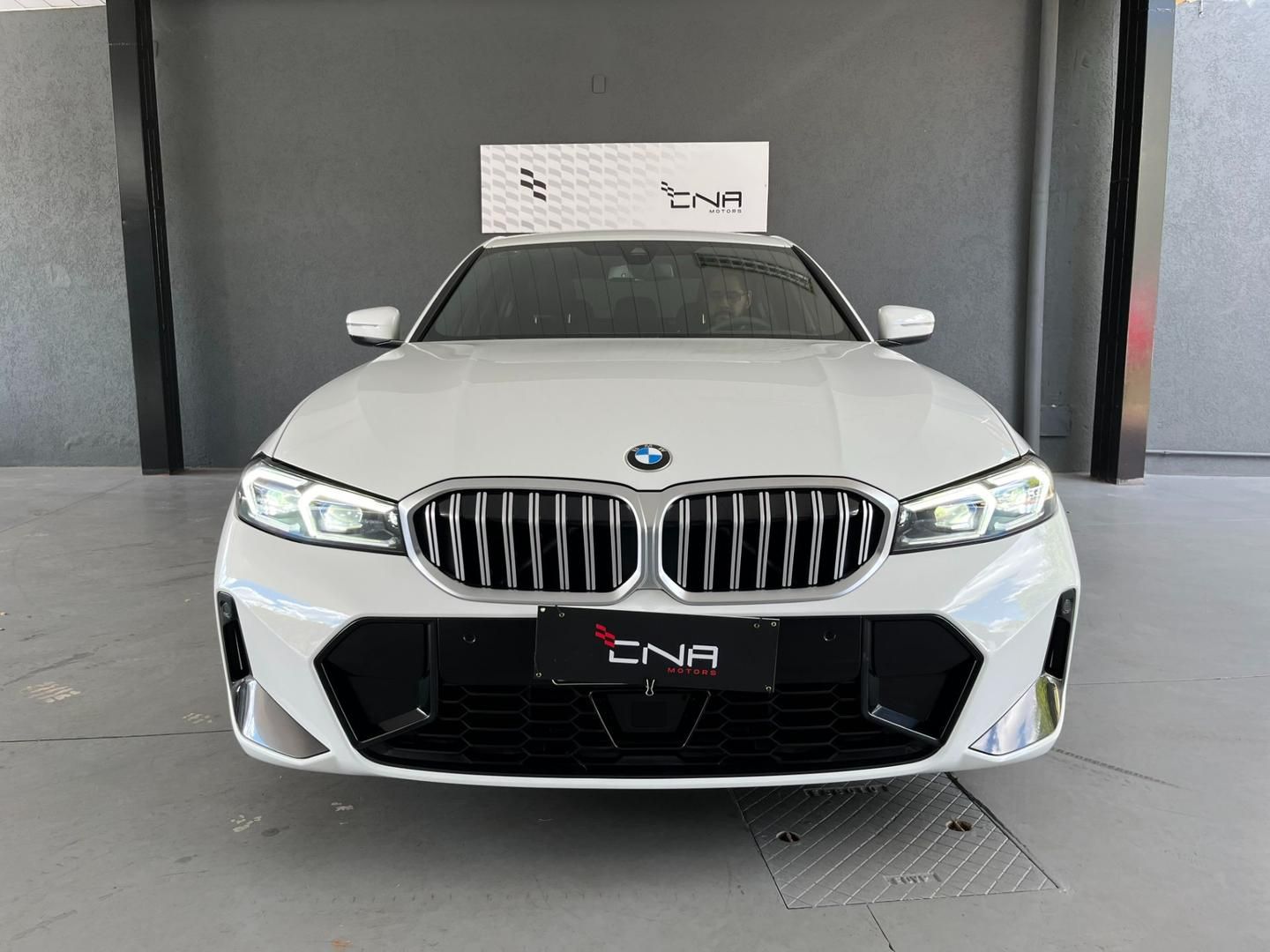 BMW 320i M Sport 2.0T 16v 2023 - miniatura 2