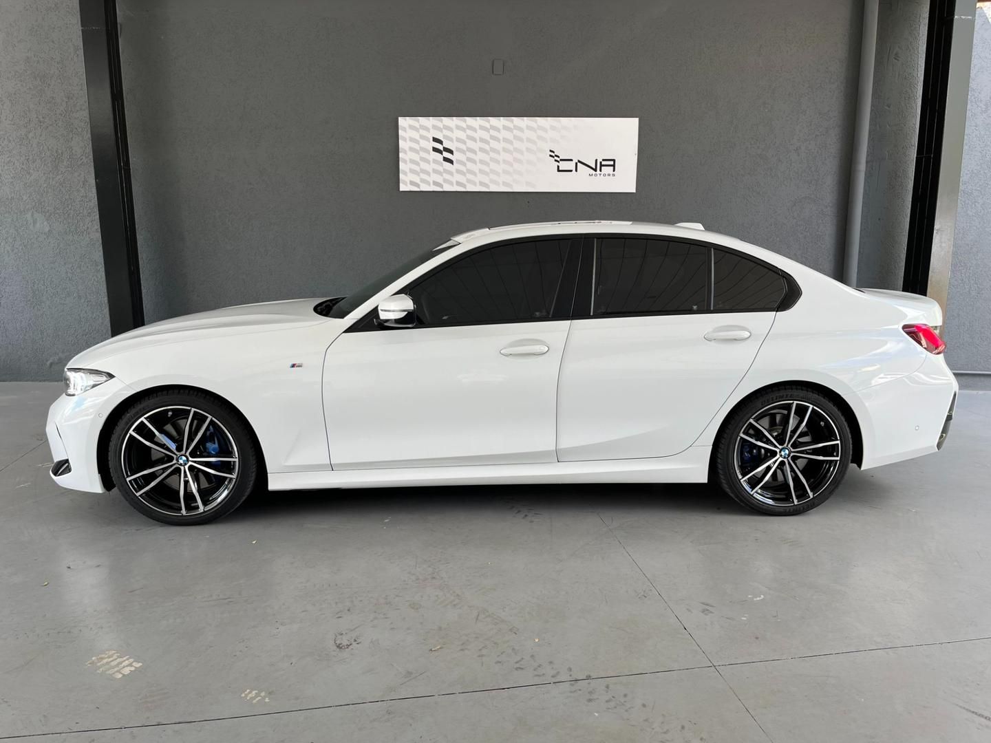 BMW 320i M Sport 2.0T 16v 2023 - miniatura 4