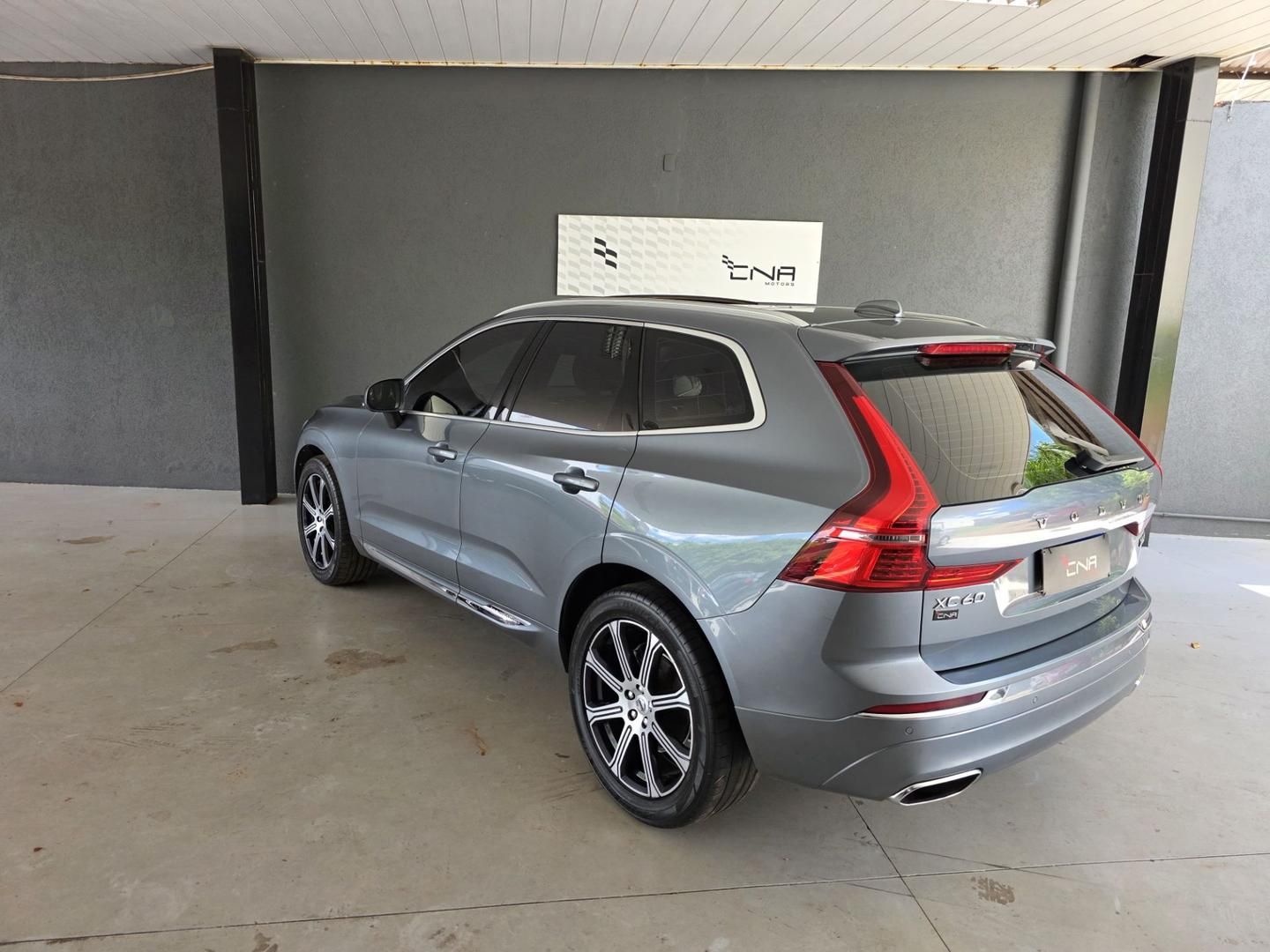 VOLVO XC60 T-5 Inscription 2.0T 16v 2018 - miniatura 3