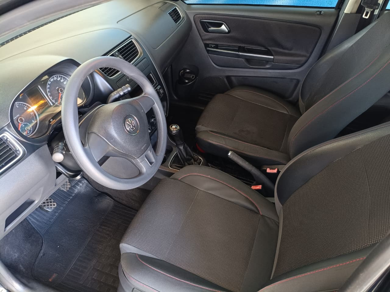 VOLKSWAGEN Fox Prime 1.6 4p. 2011 - miniatura 9