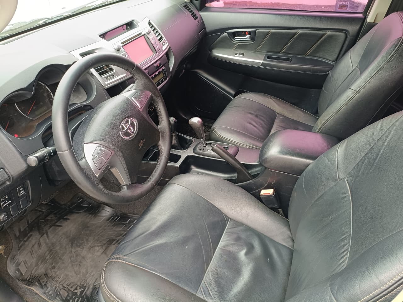TOYOTA Hilux SRV 3.0TD 4X4 C.D. 2015 - miniatura 9