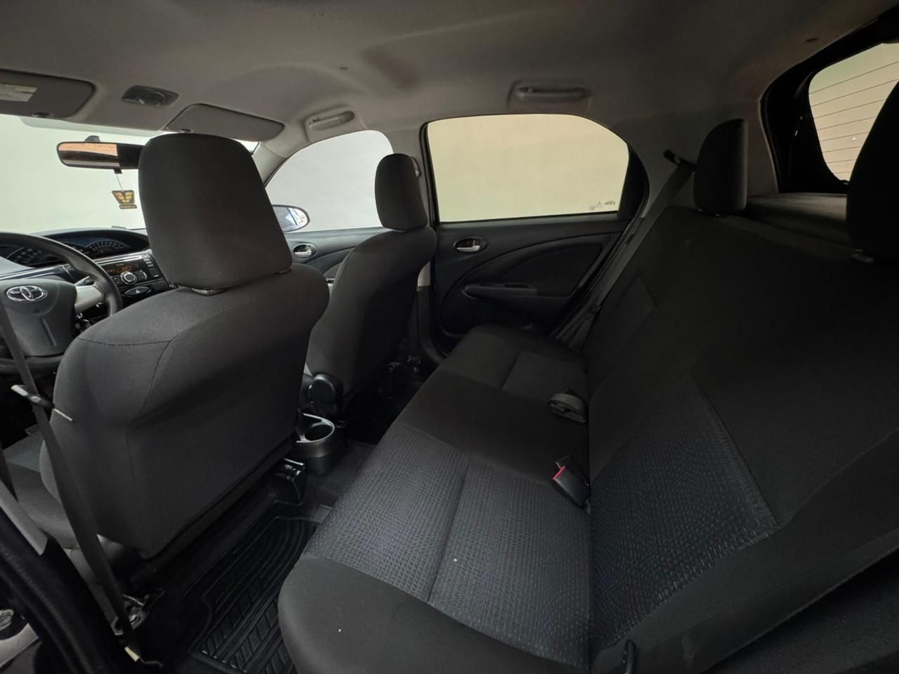 TOYOTA Etios 1.3 16v 2014 - miniatura 4