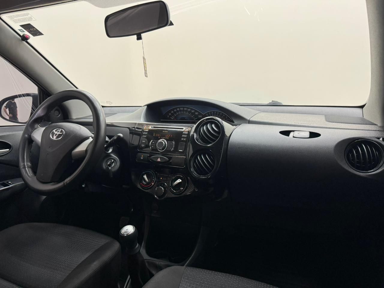 TOYOTA Etios 1.3 16v 2014 - miniatura 5