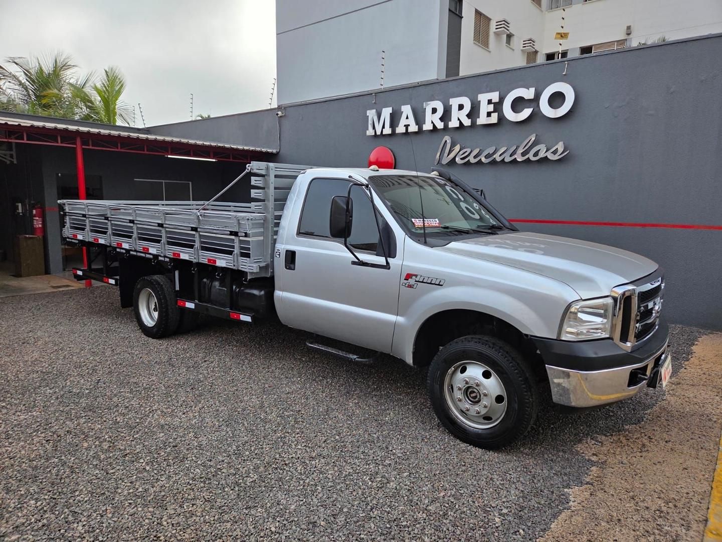 Vista principal de FORD F4000 2019