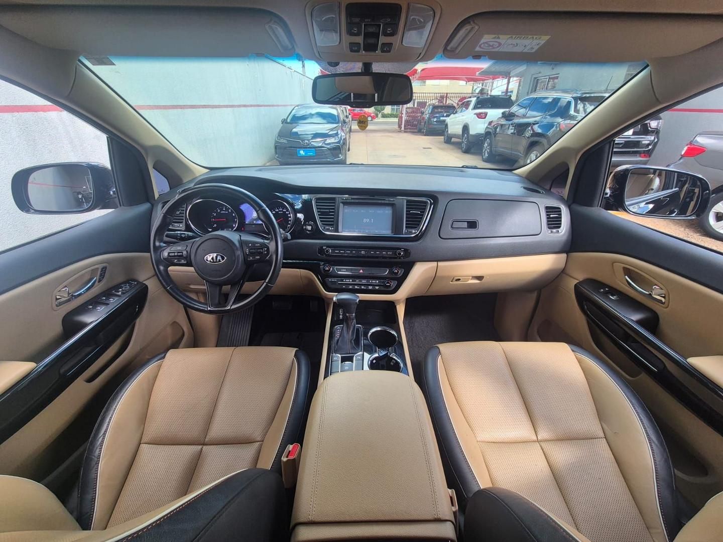KIA Grand Carnival 2019 - miniatura 5