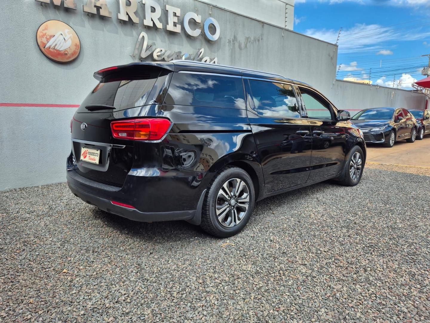 KIA Grand Carnival 2019 - miniatura 10