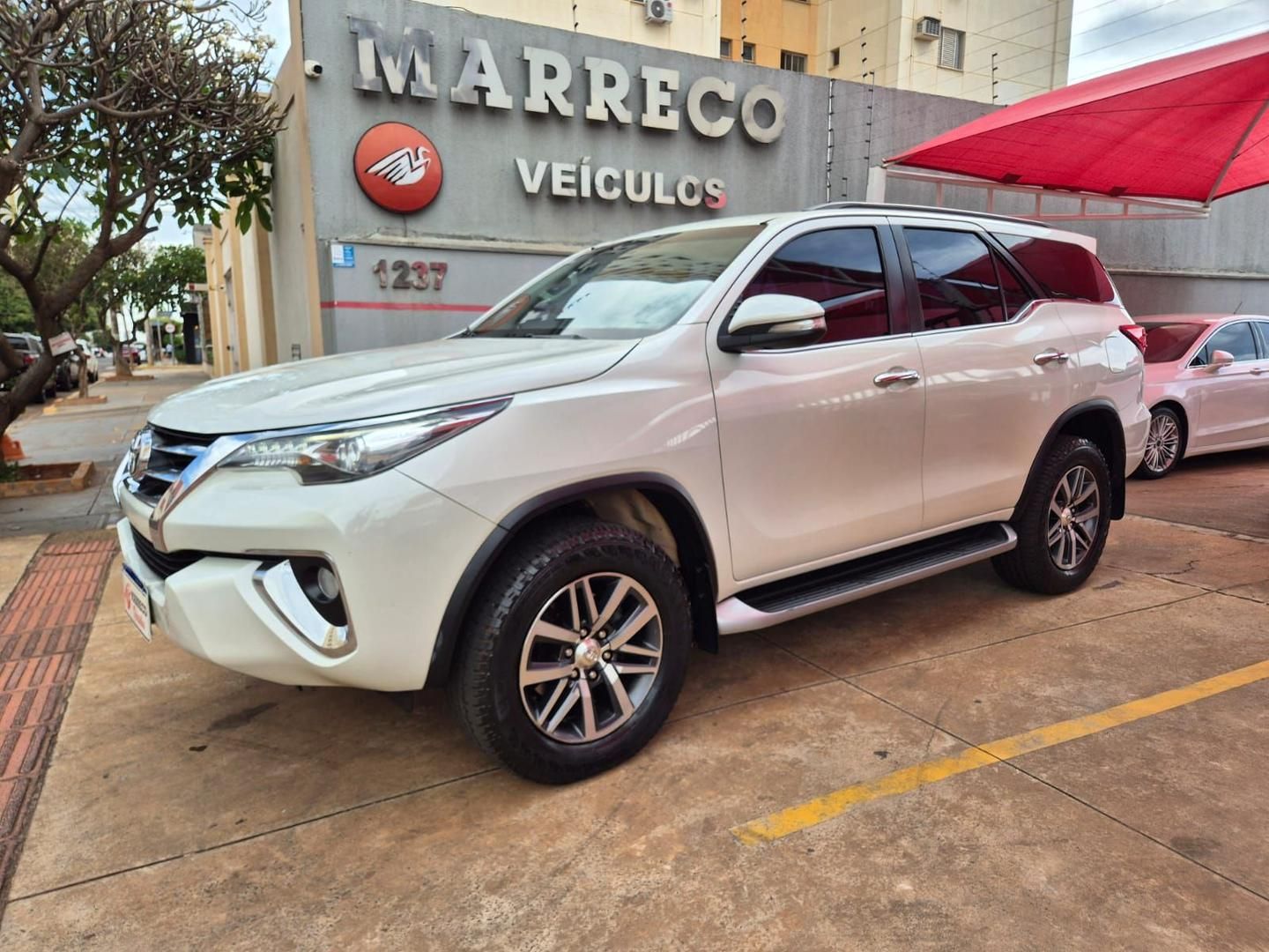 TOYOTA Hilux SRX D4-D 2.8TDi 16v 4x4 2017 - miniatura 2
