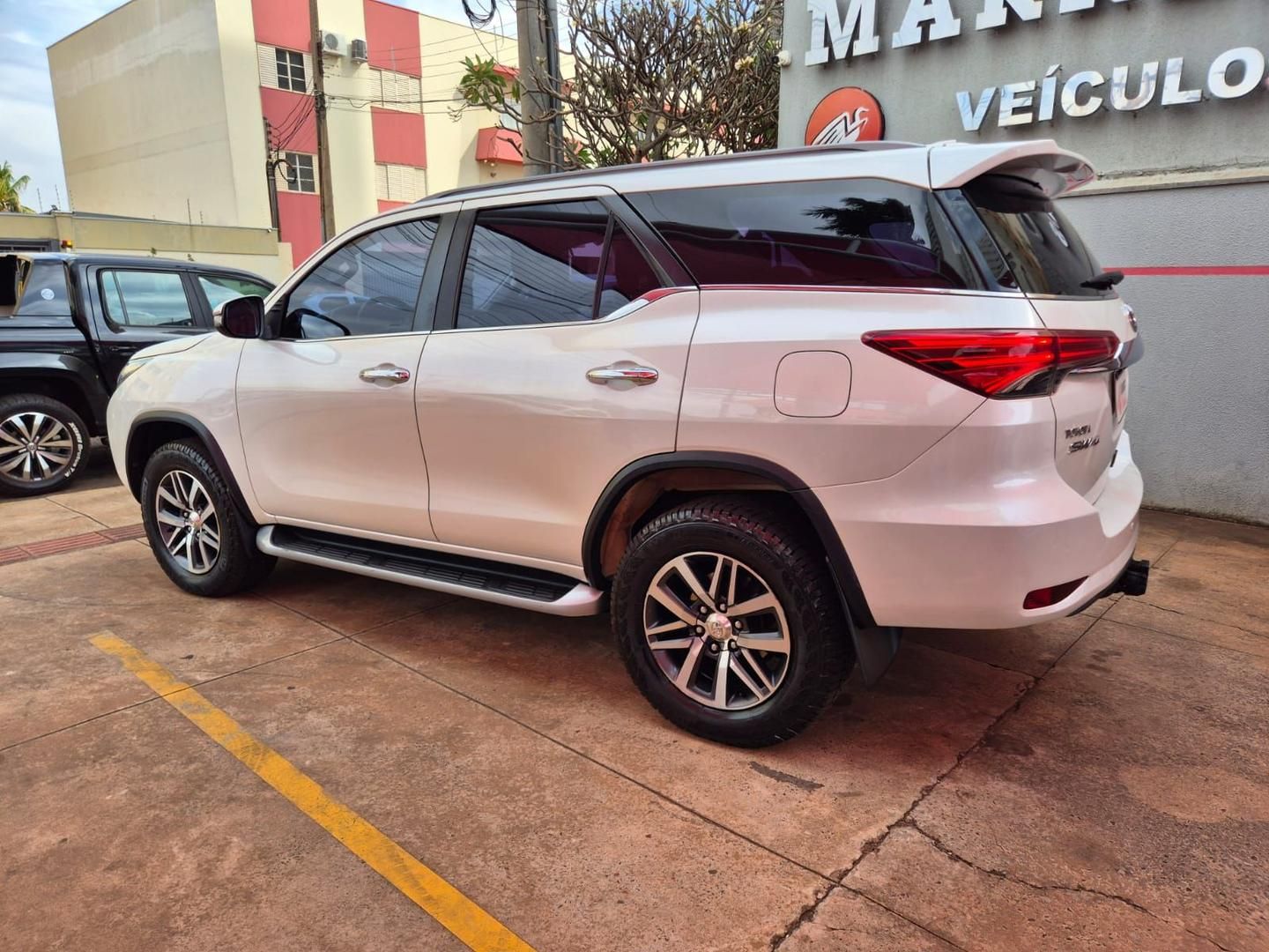 TOYOTA Hilux SRX D4-D 2.8TDi 16v 4x4 2017 - miniatura 4