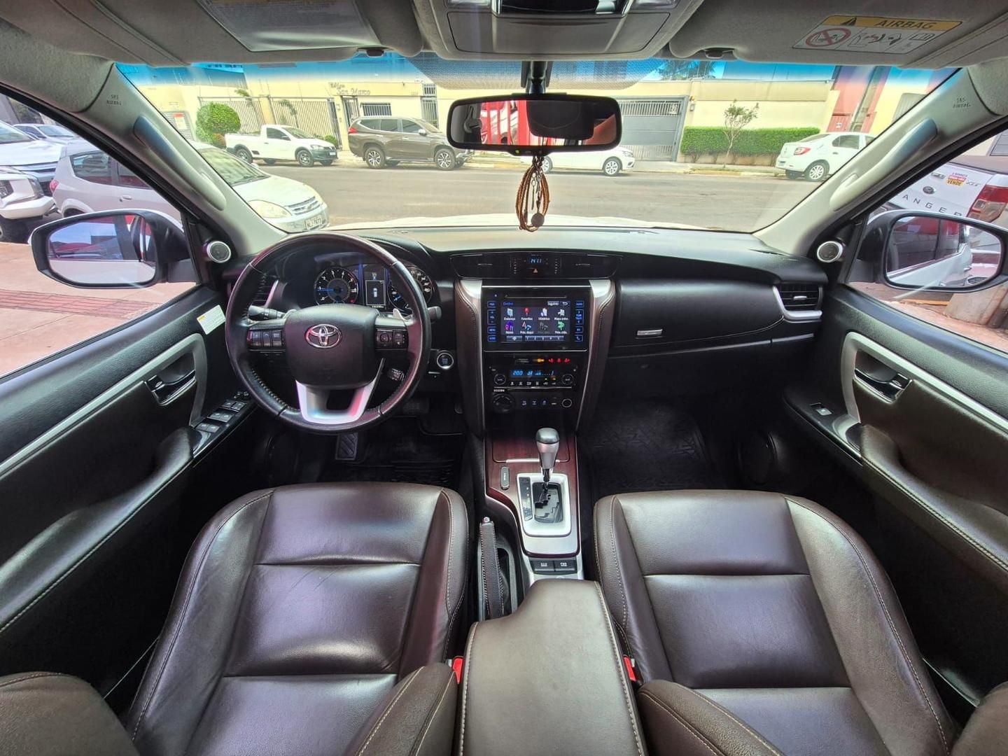 TOYOTA Hilux SRX D4-D 2.8TDi 16v 4x4 2017 - miniatura 5