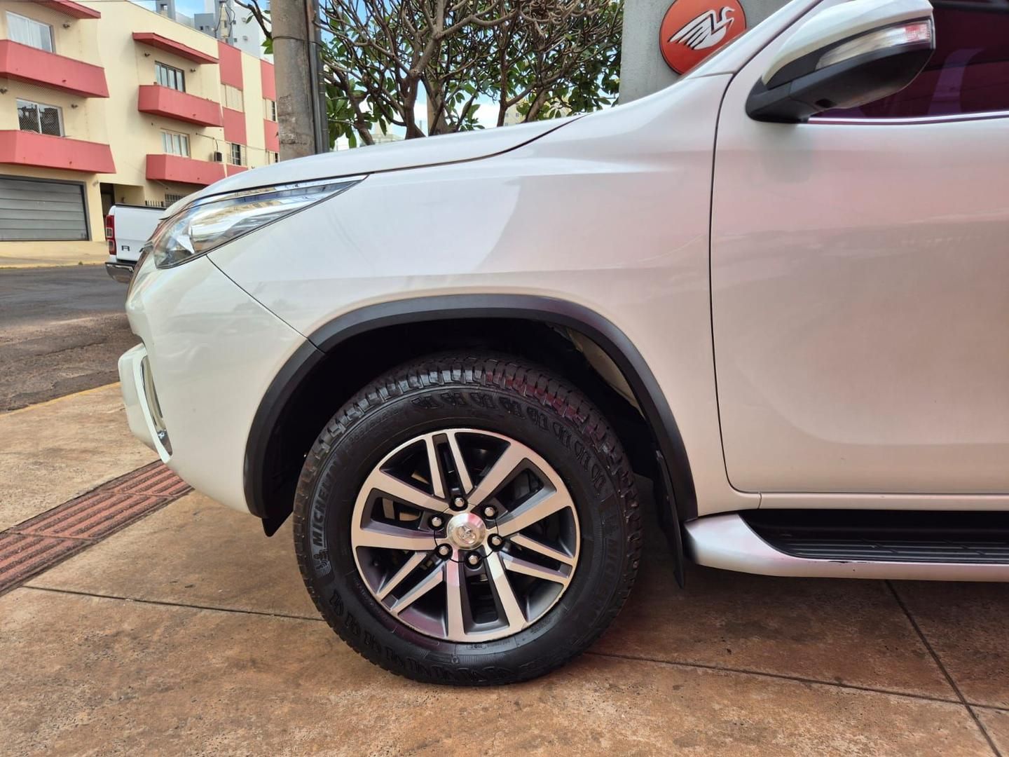 TOYOTA Hilux SRX D4-D 2.8TDi 16v 4x4 2017 - miniatura 8