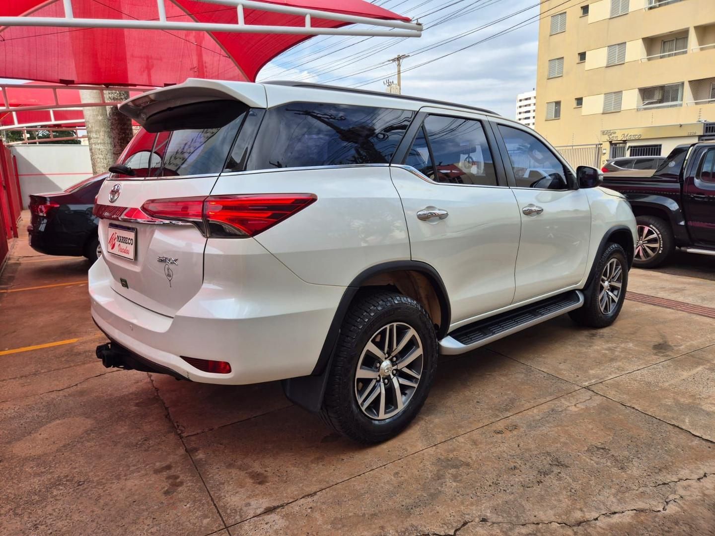 TOYOTA Hilux SRX D4-D 2.8TDi 16v 4x4 2017 - miniatura 9