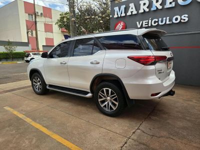 TOYOTA Hilux SRX D4-D 2.8TDi 16v 4x4 2017 - miniatura 10