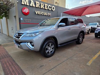 TOYOTA Hilux SW4 SR 2.7 16v 2017