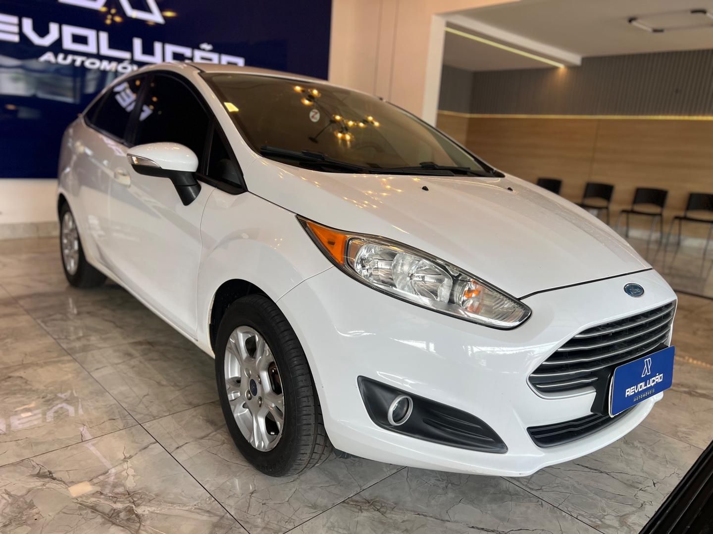 FORD Fiesta Hatch SE 1.6 2014 - miniatura 2