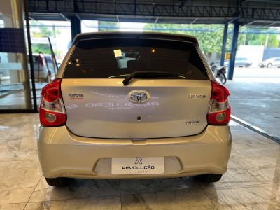 TOYOTA Etios XS 1.5 16v 2018 - miniatura 5