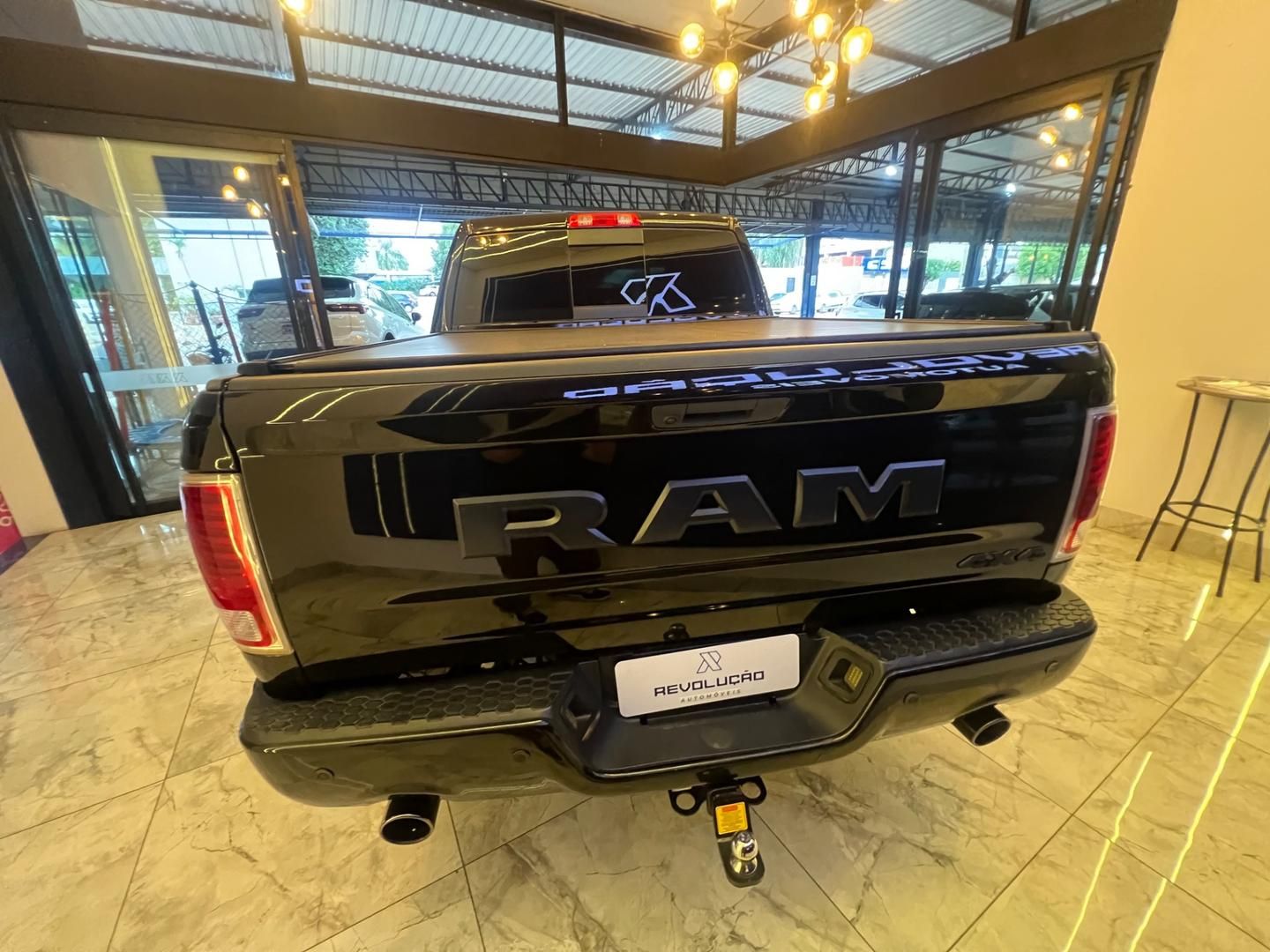 RAM 1500 Classic Laramie 5.7 V8 4X4 C.D. 2022 - miniatura 5
