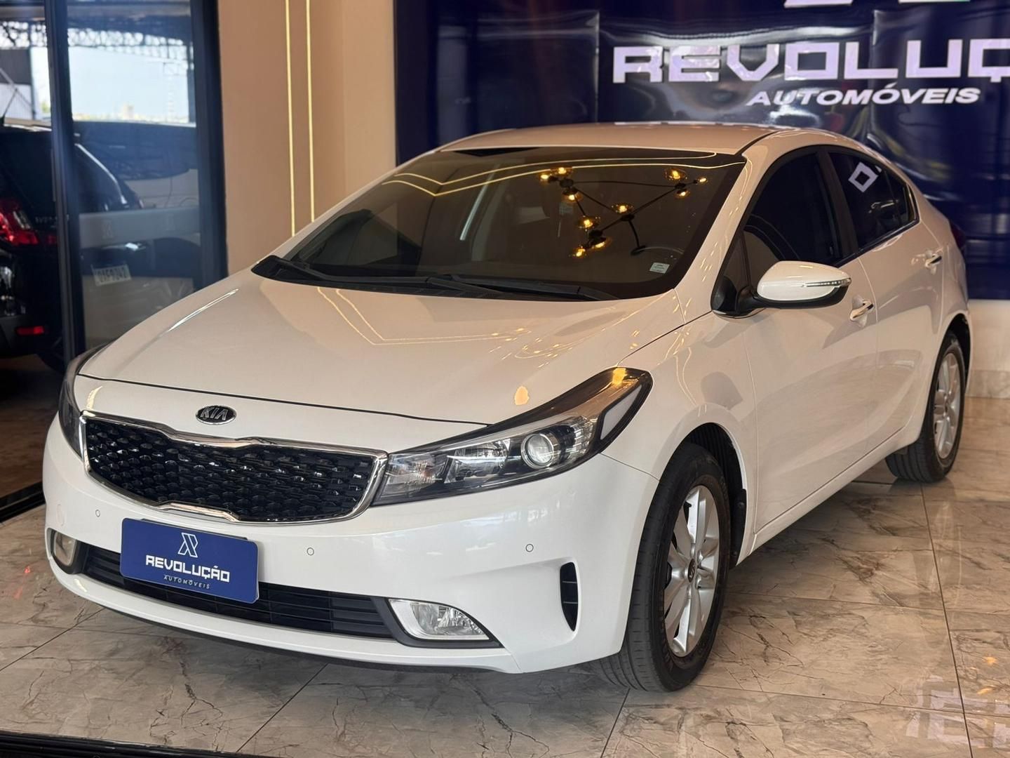 KIA Cerato 1.6 16v 2019 - miniatura 3