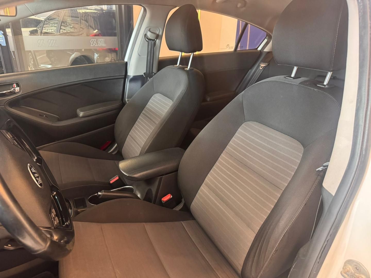 KIA Cerato 1.6 16v 2019 - miniatura 7