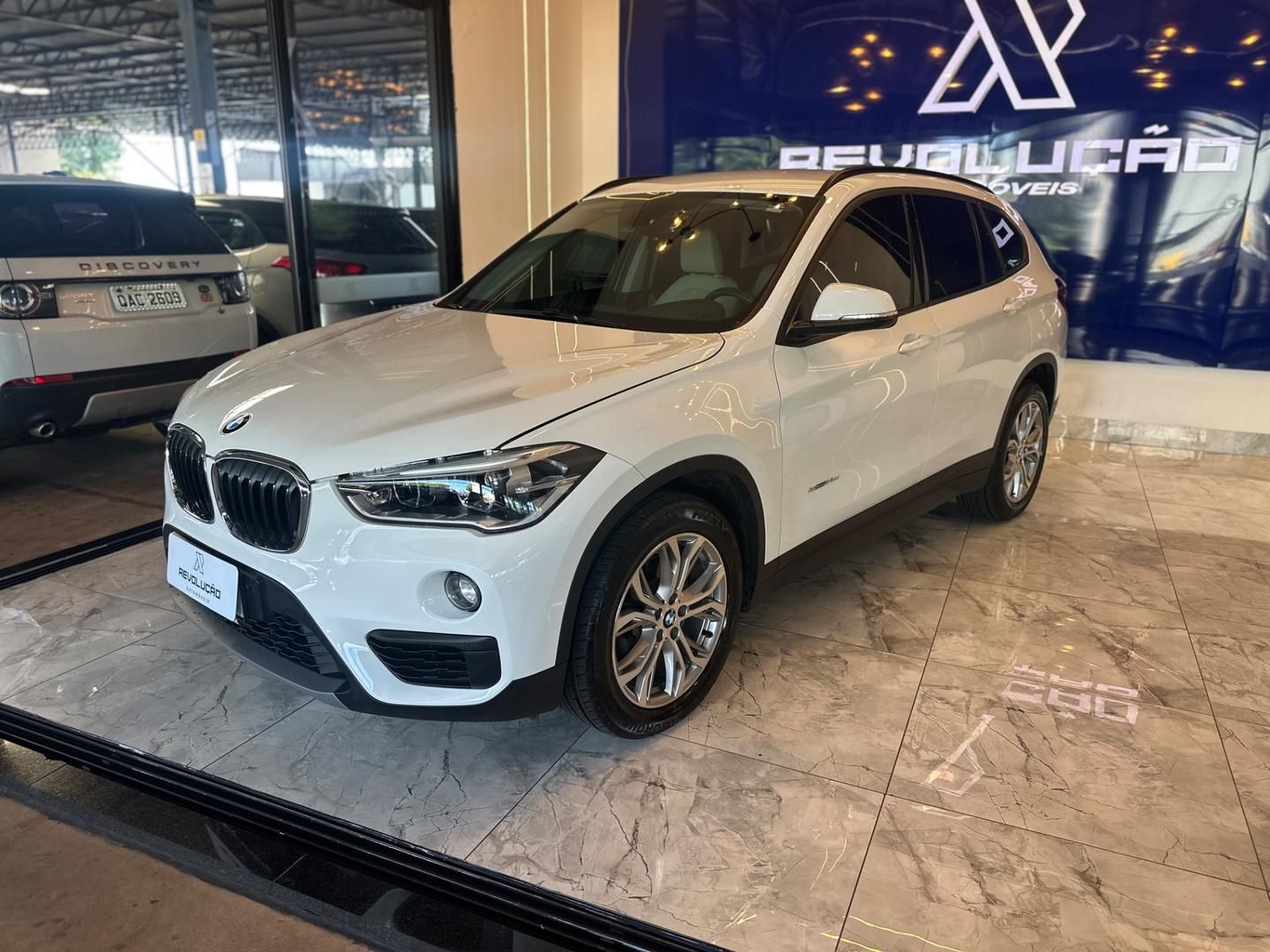 BMW X1 sDrive20i 2.0T 16v 2018 - miniatura 3