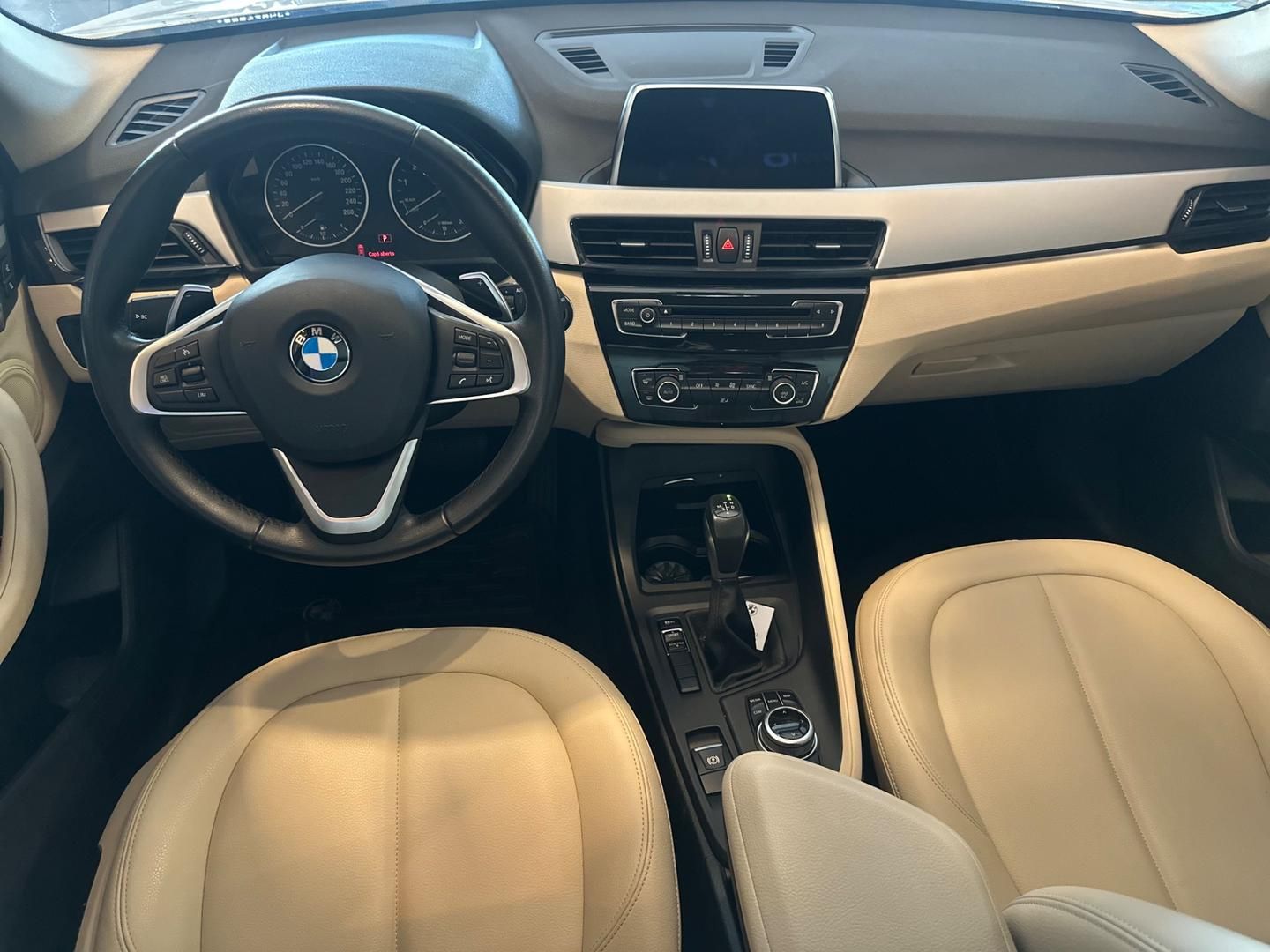 BMW X1 sDrive20i 2.0T 16v 2018 - miniatura 6