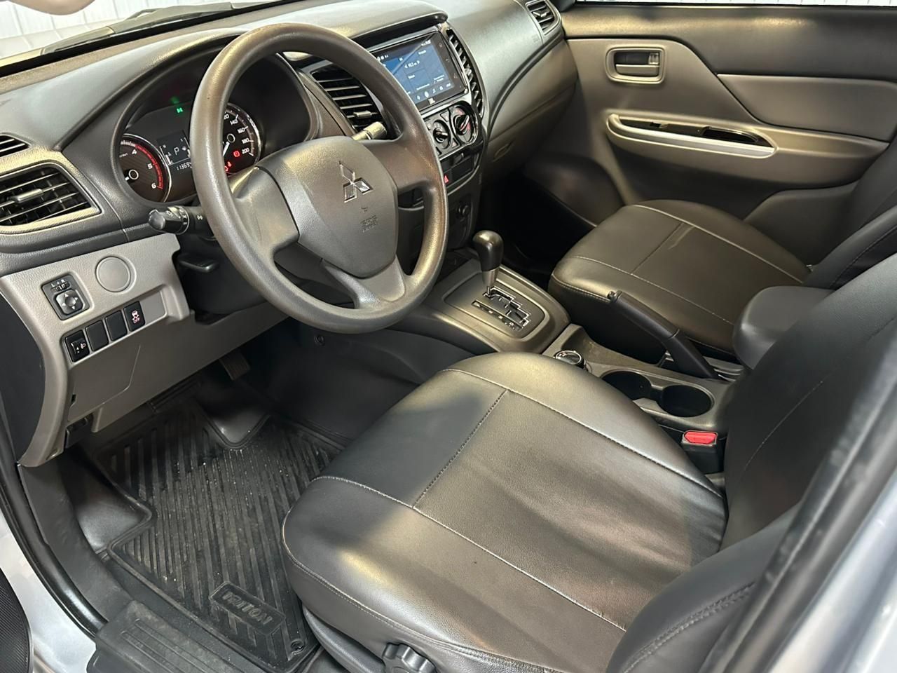 MITSUBISHI Triton GLS 2.4TDi 16v 4X4 C.D. 2023 - miniatura 7