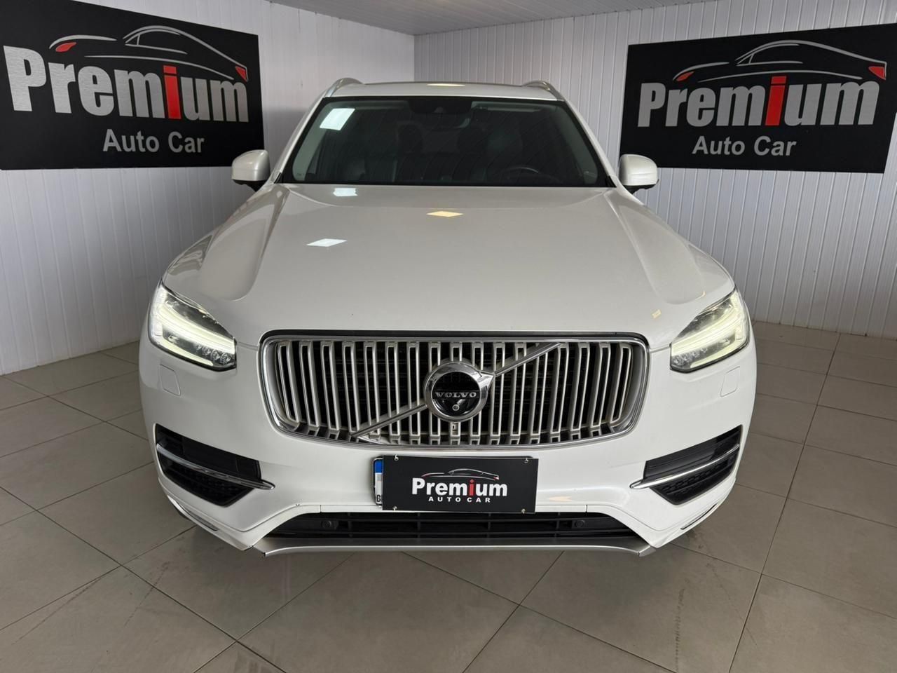 VOLVO XC90 D-5 Inscription 2.0TDi 16v AWD 2019 - miniatura 2