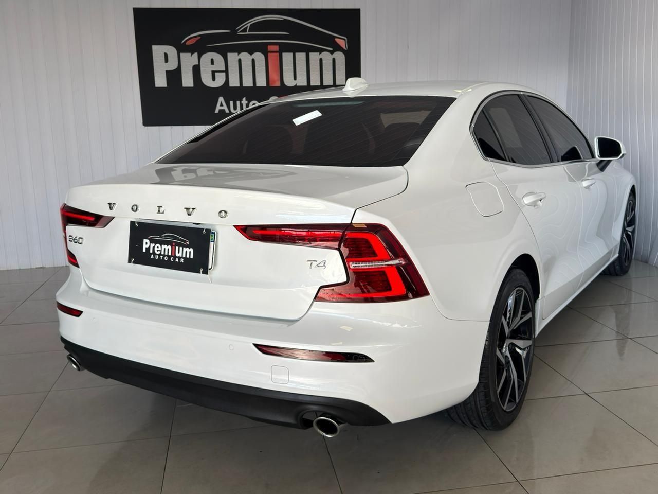 VOLVO S60 T-4 Momentum 2.0T 16v 2020 - miniatura 6