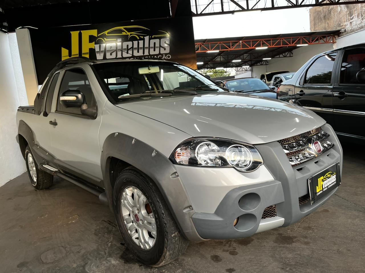 FIAT Strada Adventure 1.8 16v C.E. 2012