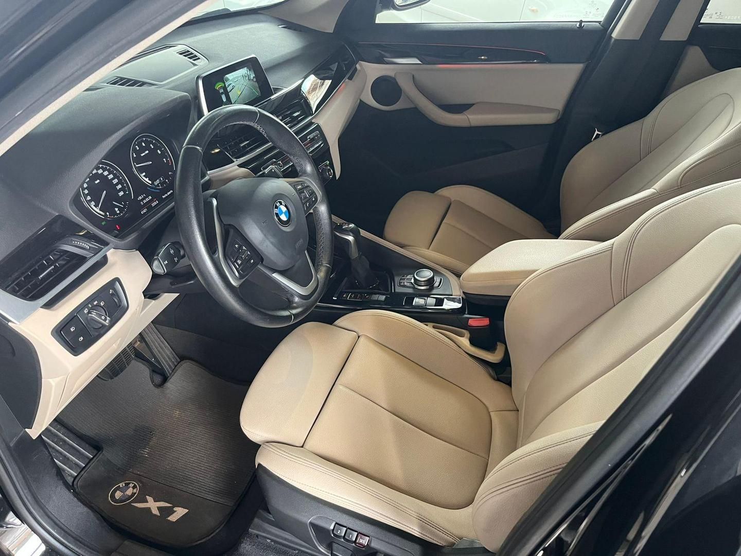 BMW X1 sDrive20i 2.0T 16v 2019 - miniatura 8