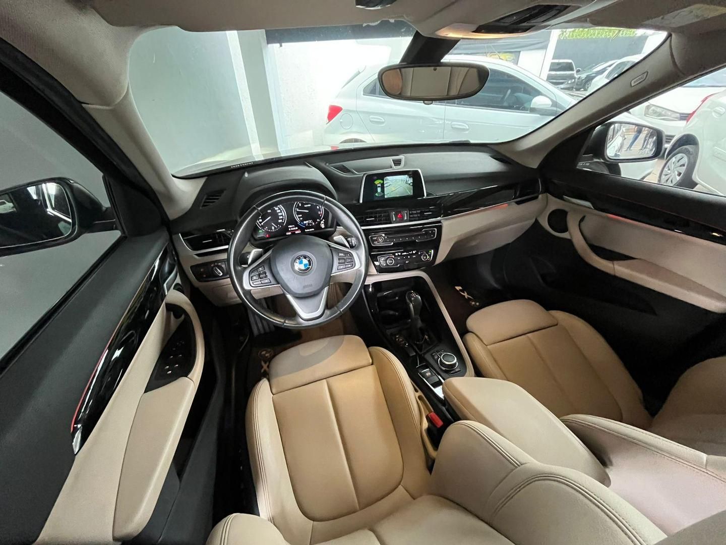 BMW X1 sDrive20i 2.0T 16v 2019 - miniatura 10