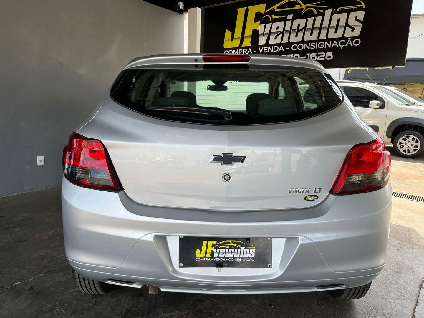 CHEVROLET Onix LT 1.0 2016 - miniatura 5