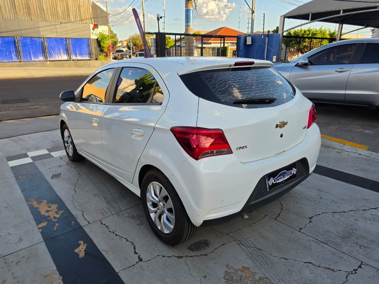 CHEVROLET Onix LT 1.4 2018 - miniatura 4