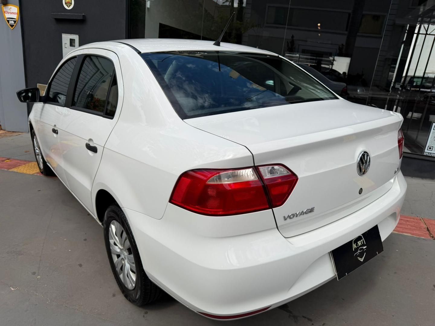 VOLKSWAGEN Voyage Trendline 1.6 2017 - miniatura 4
