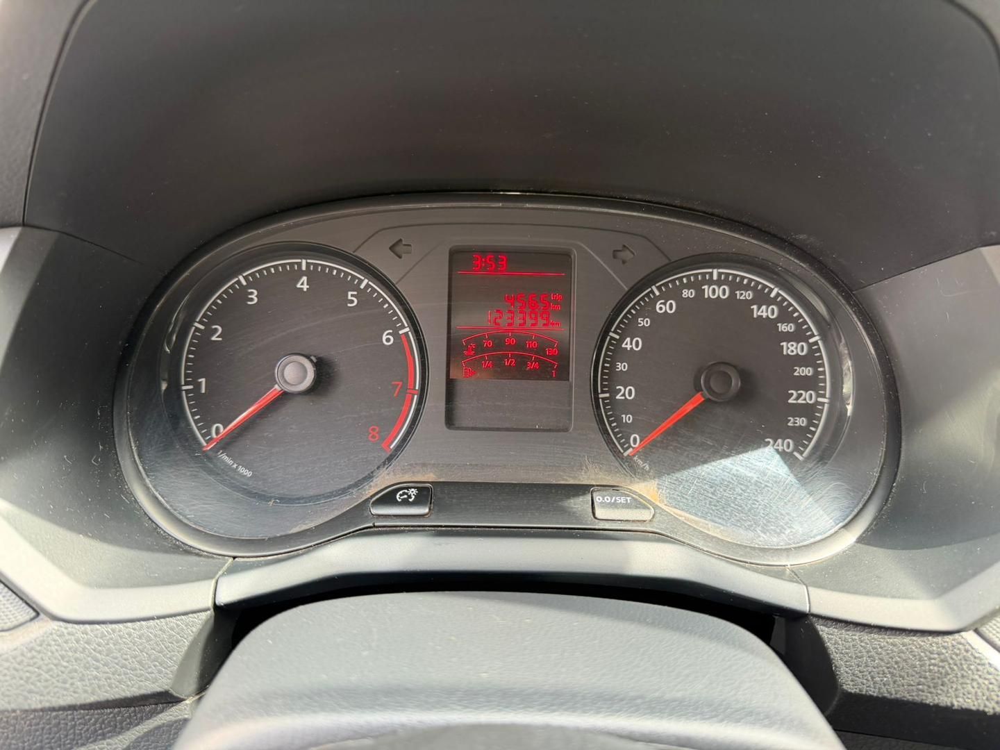 VOLKSWAGEN Voyage Trendline 1.6 2017 - miniatura 10